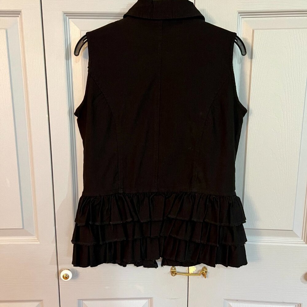 Vest with Ruffles, zip front. - Picture 2 of 5